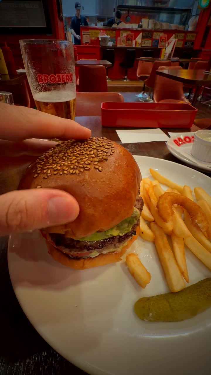 BROZERS' — Tokyo's Legendary Burger